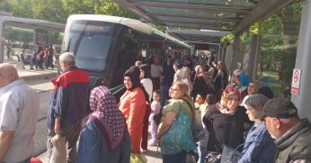 Tramvaylar tıklım tıklım!