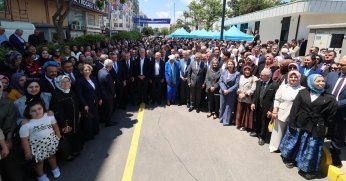 AK Parti’de coşkulu bayramlaşma
