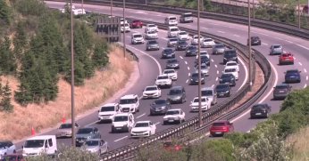 TEM Otoyolu’nda kilometrelerce araç kuyruğu oluştu