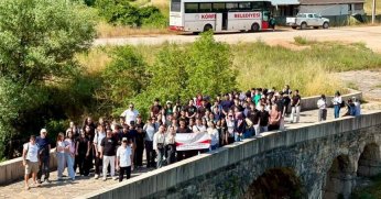 Gençler Körfez'de doğa yürüyüşünde buluştu