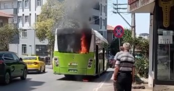 Belediye otobüsü alevlere teslim oldu