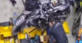 Çırağına taksitle aldığı motosikleti hediye etti 