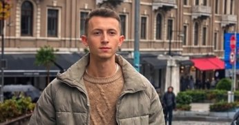 Kürek sörfü yaparken boğularak hayatını kaybeden genç toprağa verildi