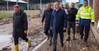 Başkan Büyükakın şiddetli yağıştan etkilenen bölgeleri gezdi 'Tüm yaralar, en kısa  sürede sarılacak'