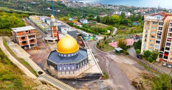 Karamürsel’de Aksa Camii için malzeme desteği