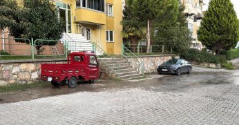 Eşyalarını almak için geldi, komşusu tarafından öldürüldü