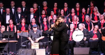 İzmit'te Cumhuriyet coşkusu Türk Sanat Müziği ile yaşandı