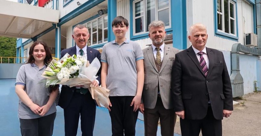 Liseli öğrenciler sordu Başkan Büyükakın cevapladı