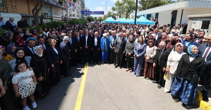 AK Parti’de coşkulu bayramlaşma