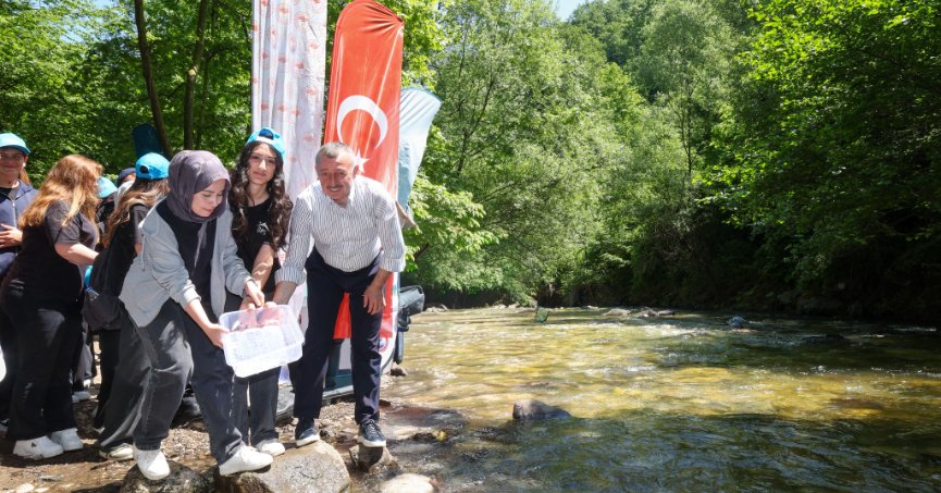 Doğadan Aldığımızı Doğaya Bırakıyoruz: 50 Bin Alabalık Kiraz Dere’de