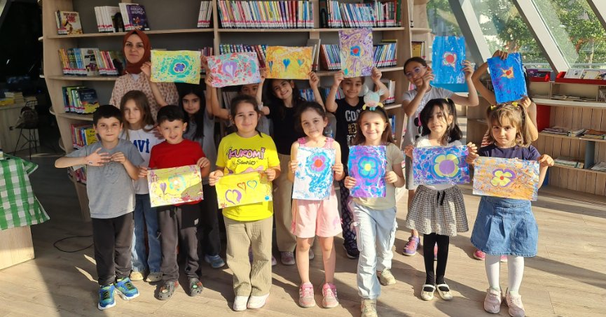 Başiskele'de çocuklar ebru sanatıyla tanıştı