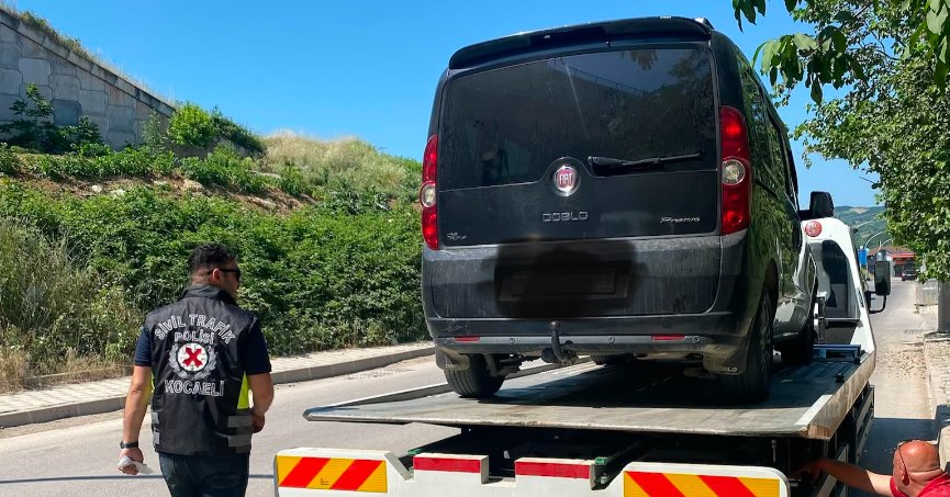 Kocaeli'de korsan taksi sürücüsü ve yolcuya ceza
