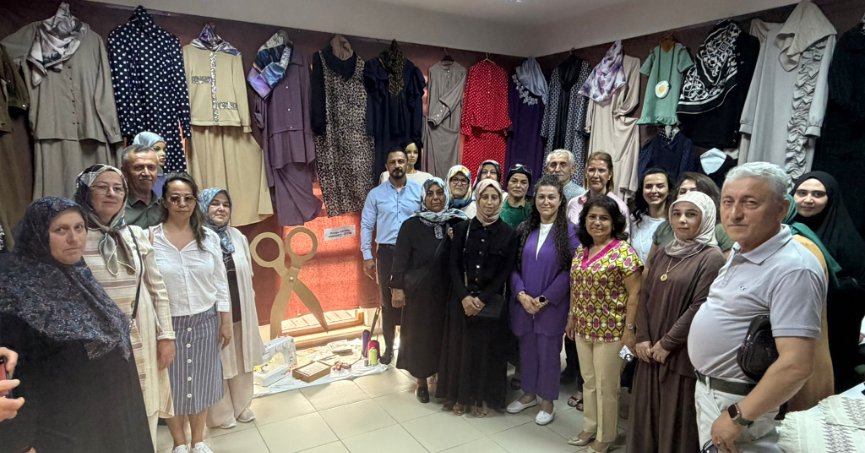  Akmeşe’de İZMEK sergisiyle taçlandı
