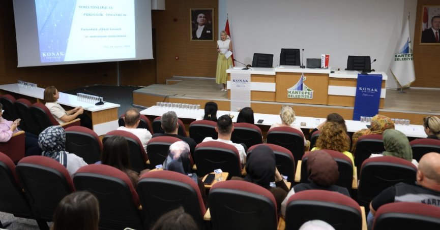 Kartepe'de belediye çalışanlarına stresle başa çıkma yöntemleri anlatıldı
