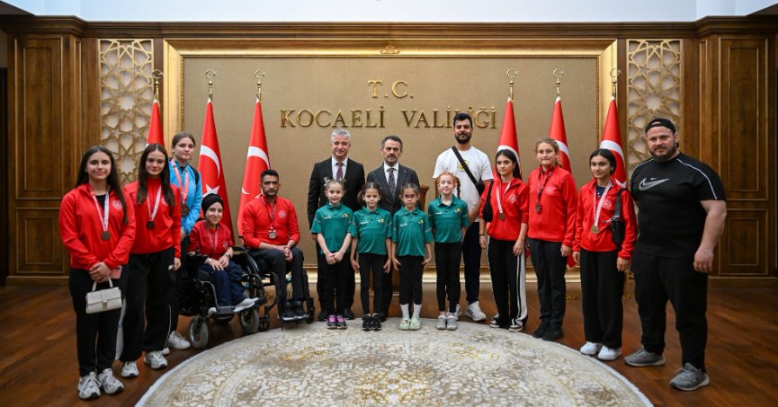 Sporcular Vali İlhami Aktaş’ı Ziyaret Etti