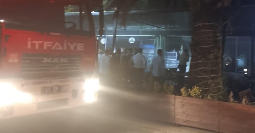 Körfez'de Kafenin Mutfağında Çıkan Yangın Korkuttu 