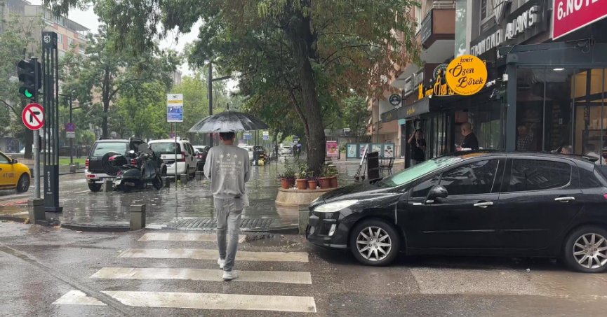 Sağanak Yağış Hayatı Olumsuz Etkiledi