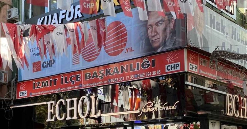 CHP İzmit toplu istifa ediyor 