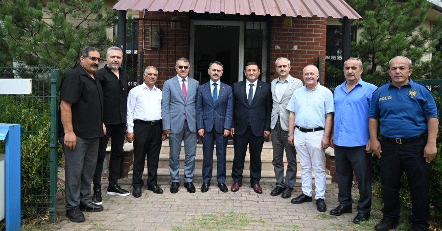 Vali Aktaş, Çayırova Muhtarları ile Bir Araya Geldi