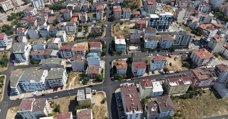 Özgürlük Mahallesi'ne 4 bin ton asfalt serildi