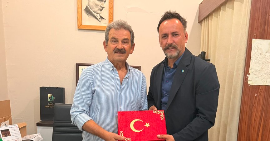 İzmit Belediyesinden muhtarlara doğum günü ziyareti