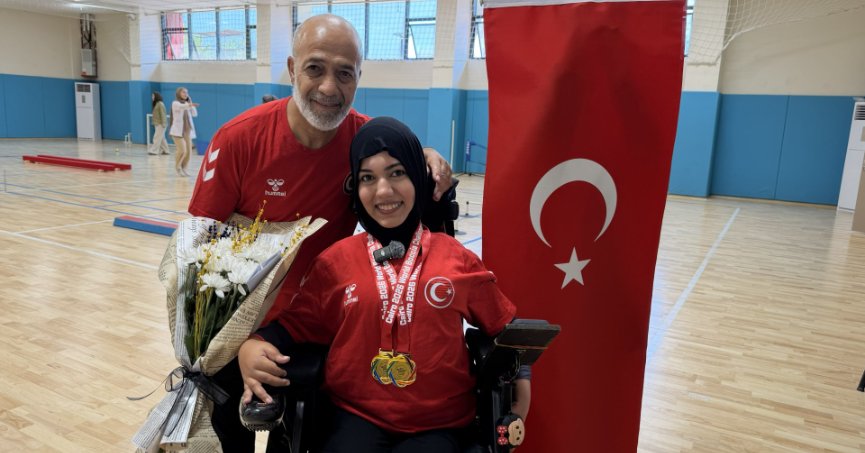 Dünya şampiyonu Havva Alyurt'a sürpriz kutlama