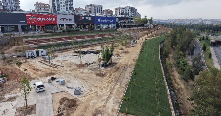 Çayırova'nın yeşil alanlarında yenileme çalışmaları sürüyor