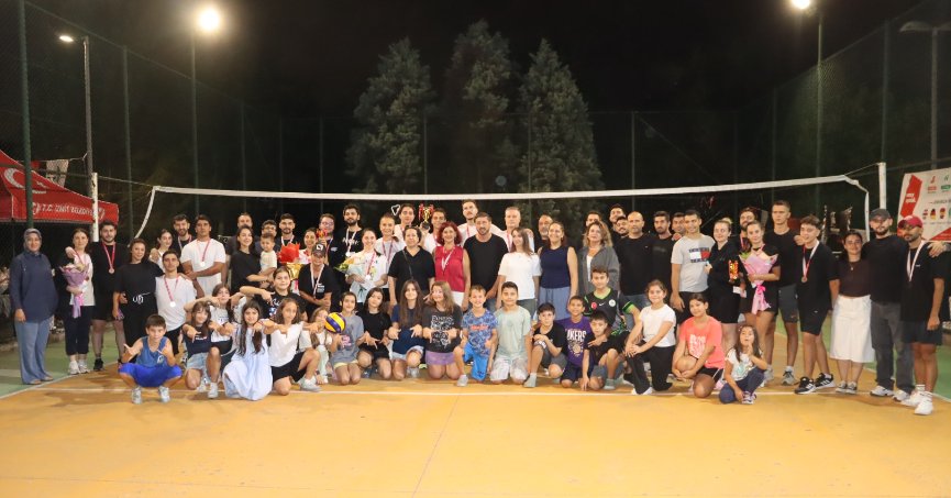 Fevzi Çakmak Mahallesi Voleybol Turnuvası sona erdi