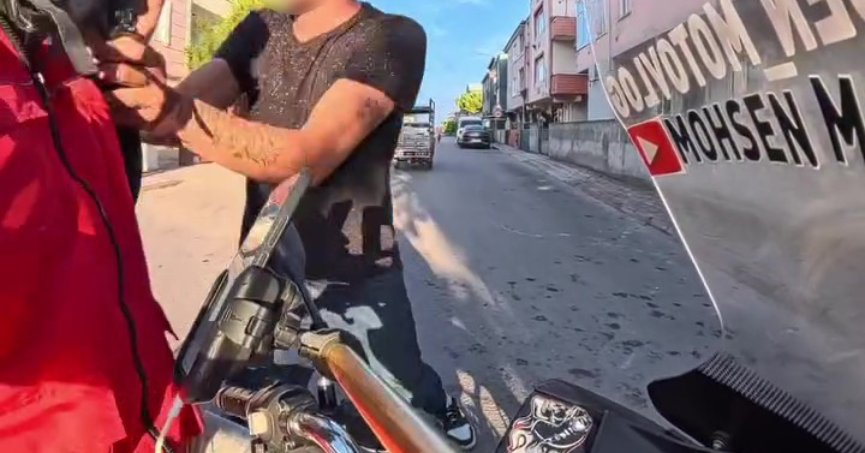 Seni gebertirim dedi, motokuryeye saldırdı