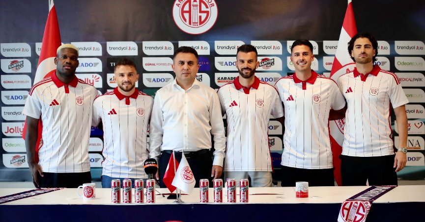 Ahmet Sağat'ın yeni adresi Antalyaspor oldu 