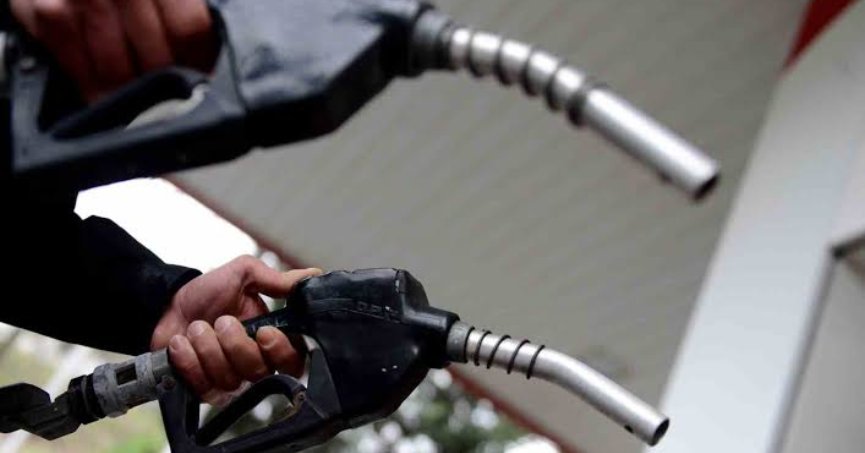 Benzine zam geldi 