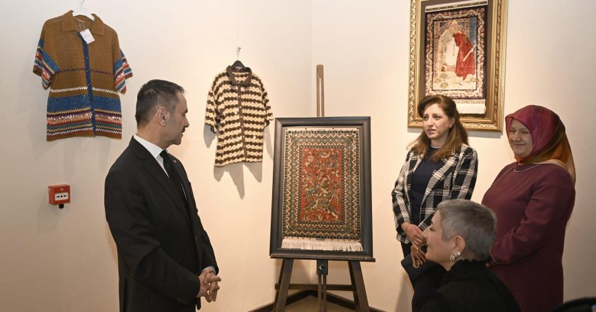 “Yaşayan İnsan Hazineleri” sergisi kapılarını açtı