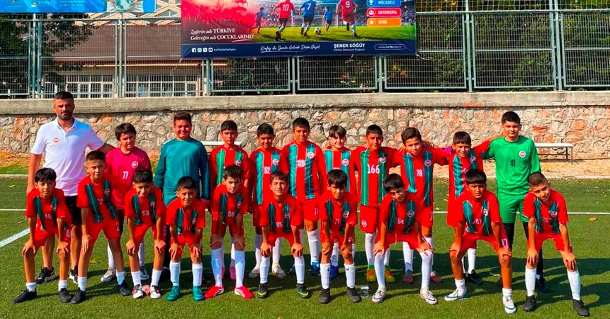 Körfez’de minikler futbol şenliği 
