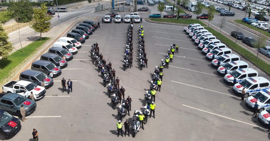 Kocaeli İl Emniyet Müdürlüğü filosuna 74 yeni araç katıldı