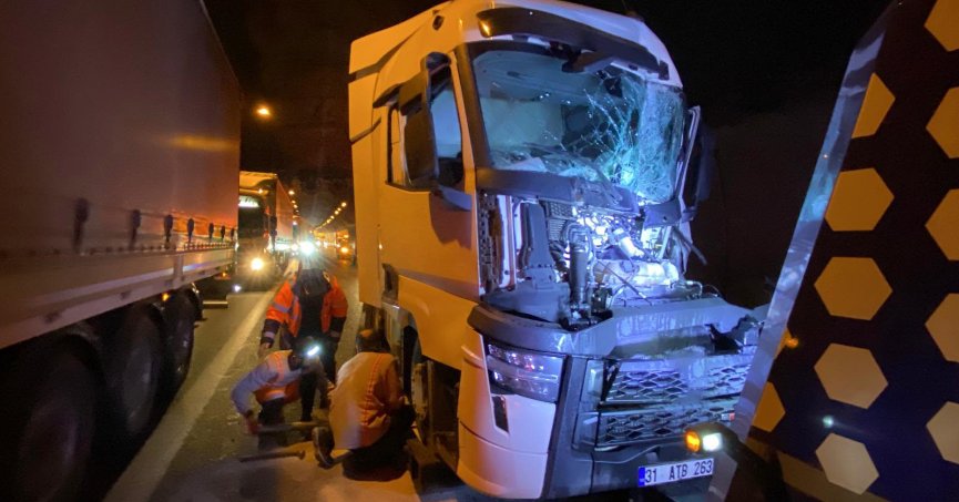 TEM’de tünelde zincirleme kaza: 1 Yaralı