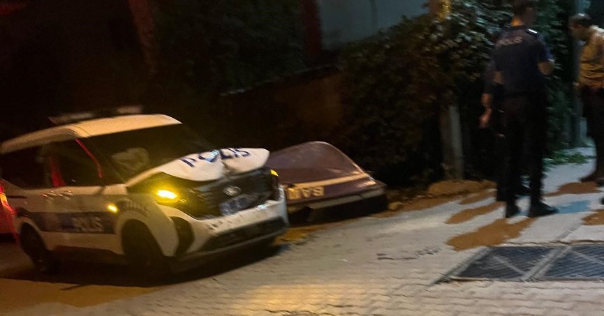 Dur ihtarına uymayan sürücü kaçtı, kovalamaca kazayla bitti