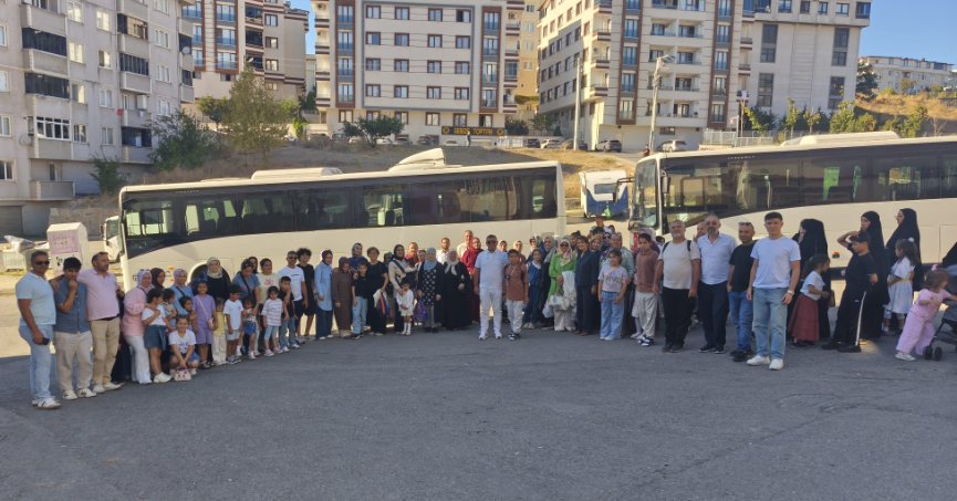 Mahalle sakinleri için özel gezi: 160 kişi Boğaz’ın keyfini çıkardı