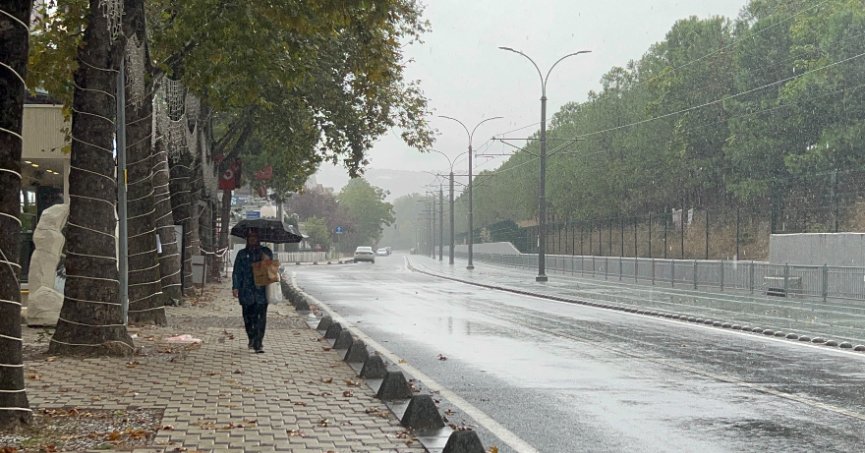 Kocaeli'de sağanak etkili oldu: Su baskınları meydana geldi