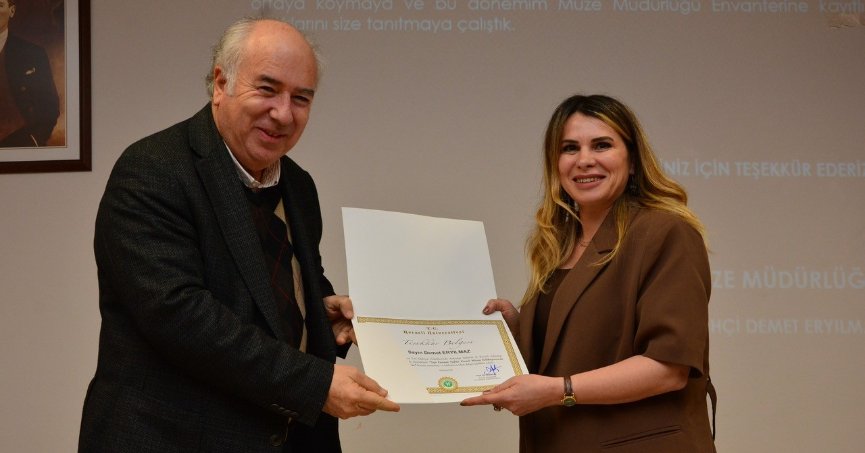 Osmanlı mezar taşlarının tarihi masaya yatırıldı