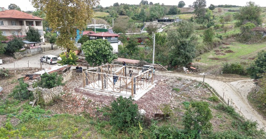 Kandıra Belediyesi şehit ailesine ev yaptırıyor 