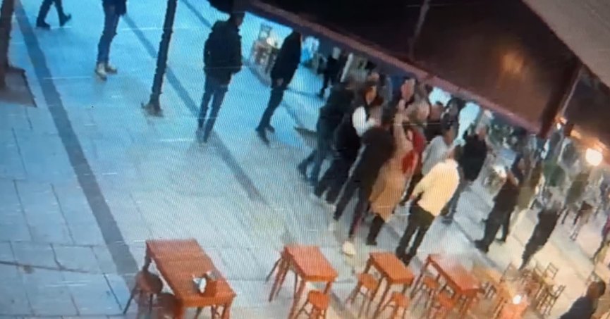 17 yaşındaki kıza saldıran şahıs, vatandaşın gazabına uğradı