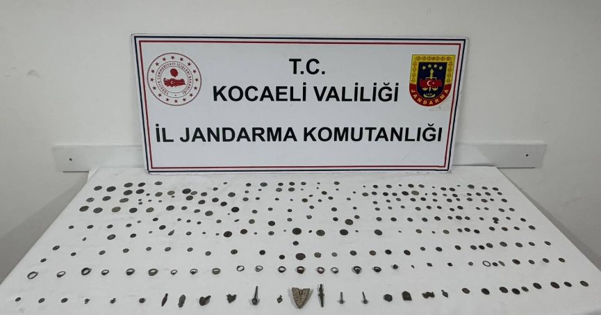 Dilovası'nda 271 tarihi eser ele geçirildi
