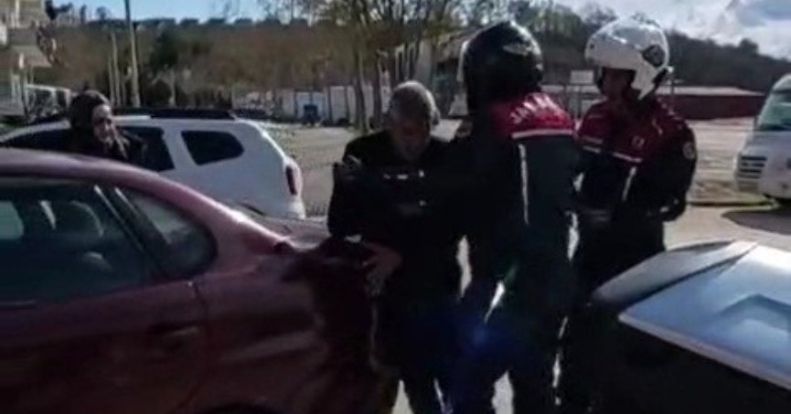 Kalp krizi geçiren sürücüye jandarma yetişti