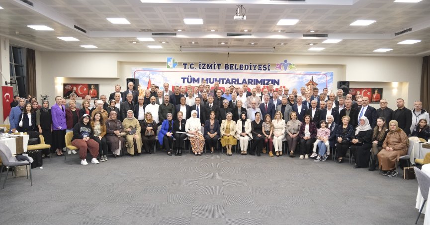 İzmit Belediyesi muhtarların gününü kutladı