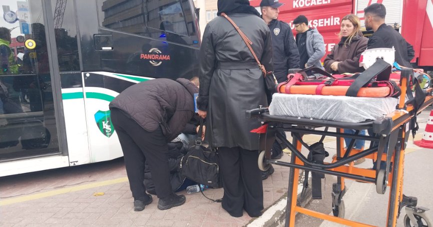 İzmit'te 2 kişi tramvayın altında kaldı! 