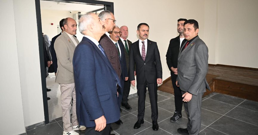 Vali İlhami Aktaş, Gebze Gaziler Derneği’ni Ziyaret Etti