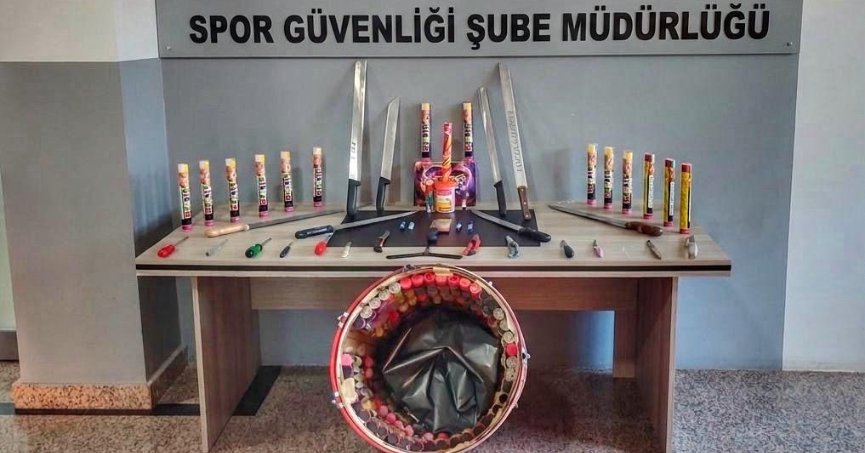 Deplasman otobüsünde cephanelik çıktı