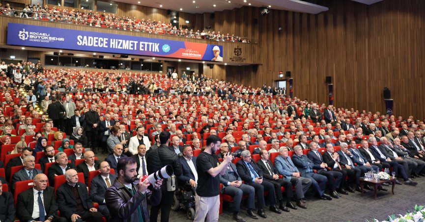 Tahir Başkan 2 yılını anlattı, salon dolup taştı