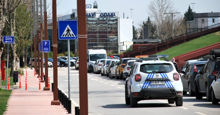 İzmit’te hatalı parka geçit yok