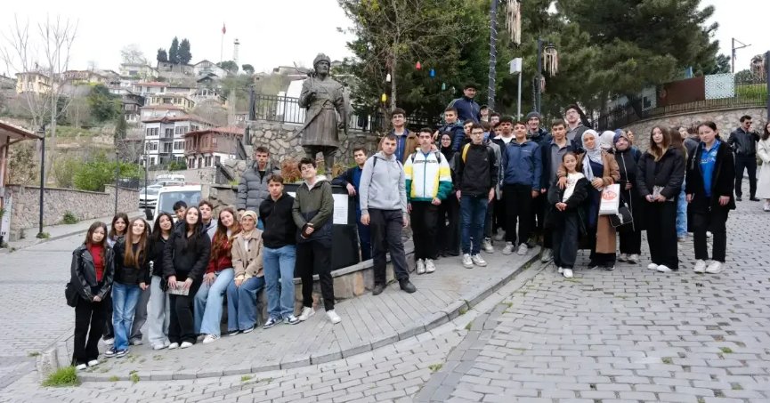 Tarih ve edebiyat aynı rotada buluştu